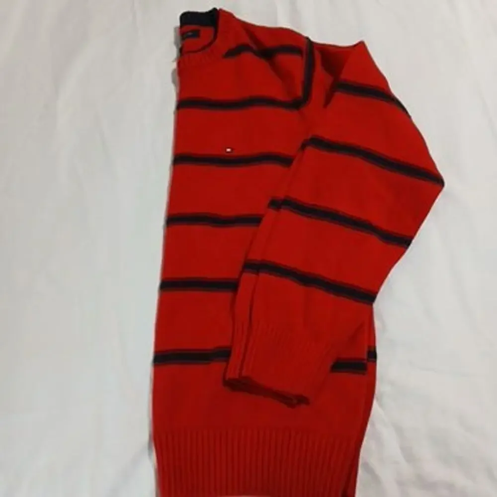 Tommy Hilfiger Men's Medium Red/Blue Striped 100% Cotton Long-Sleeved Sweater